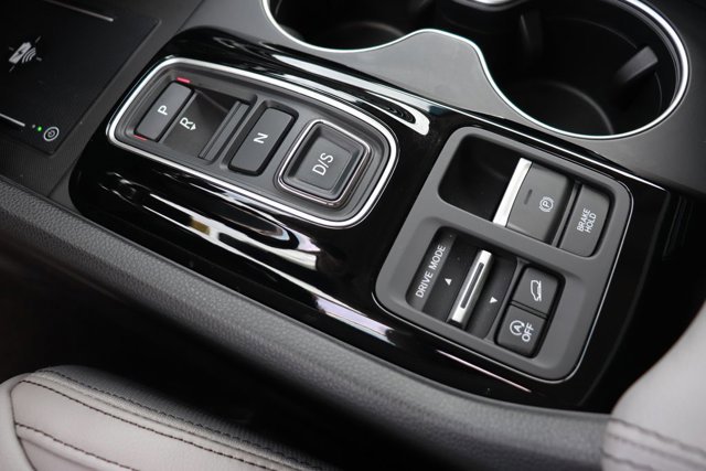 Certified 2024 Honda Pilot Touring image 23