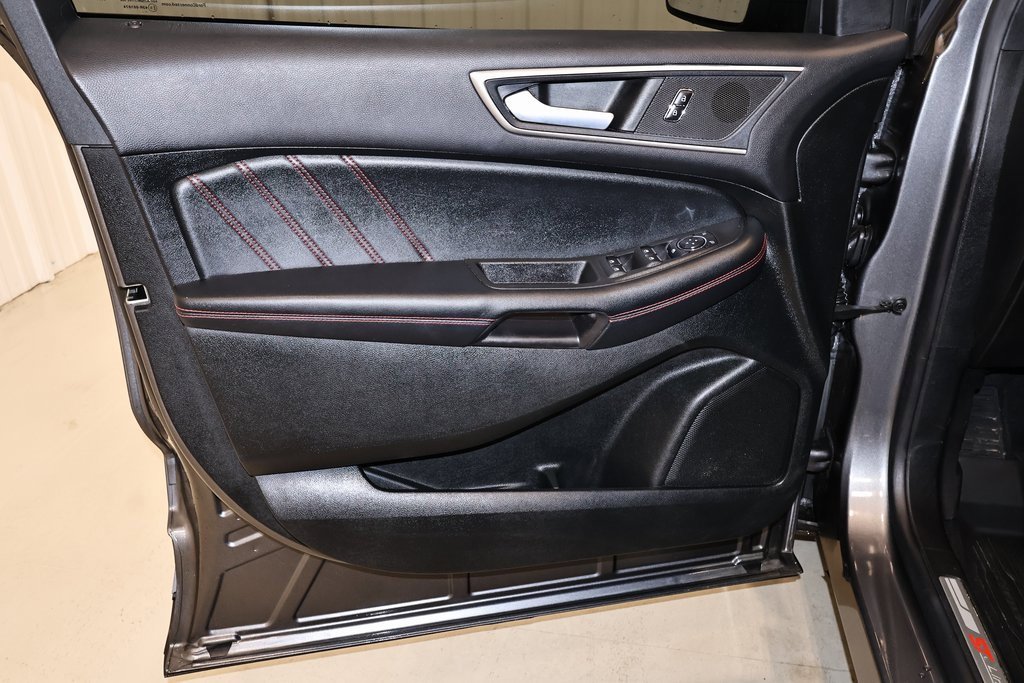 Certified 2023 Ford Edge ST-Line image 11