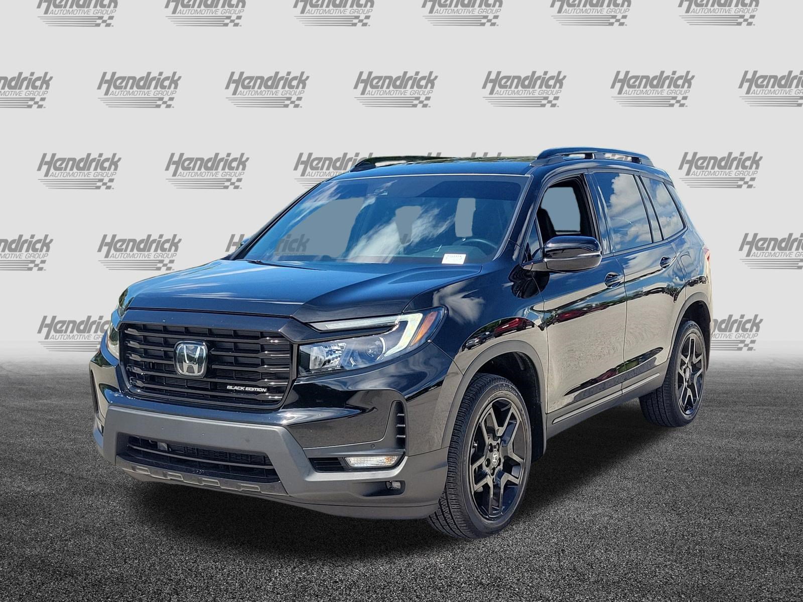 Used 2025 Honda Passport Black Edition image 5