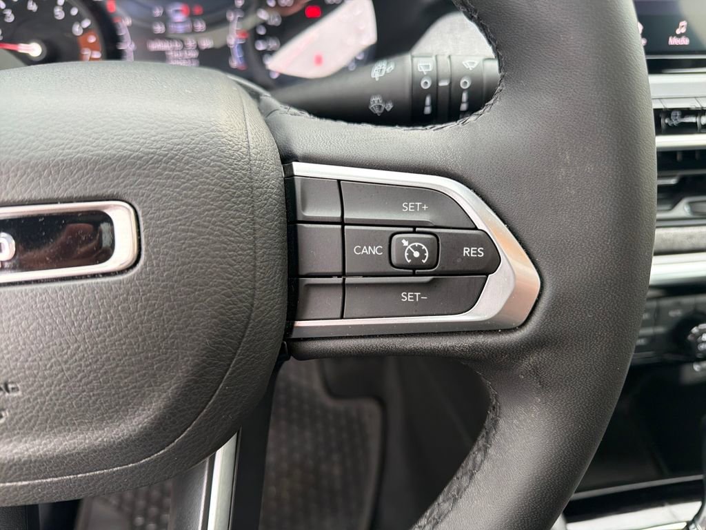 Used 2025 Jeep Compass Latitude w/ Sun & Sound Group image 28