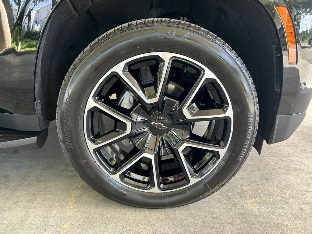 Used 2026 Chevrolet Suburban RST w/ Comfort Package RWD image 26