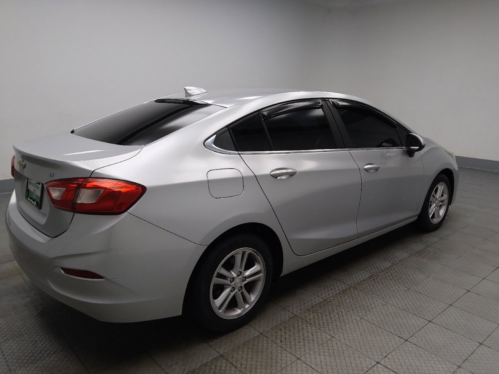 Used 2018 Chevrolet Cruze LT FWD image 10
