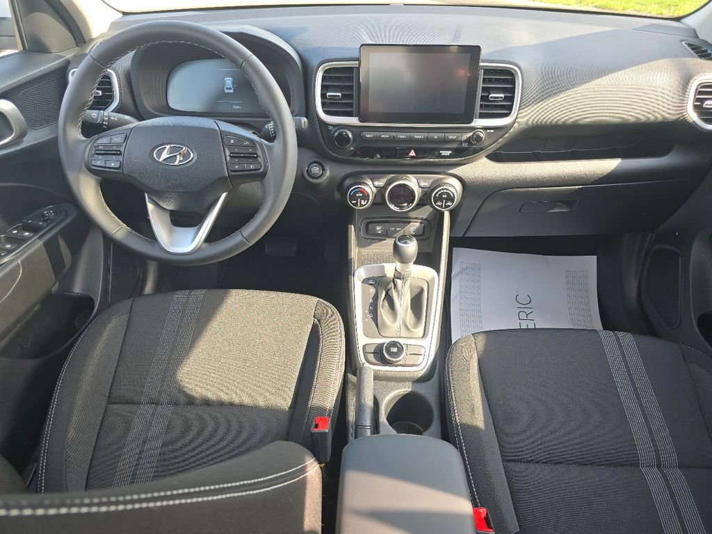 Used 2025 Hyundai Venue SEL FWD image 20