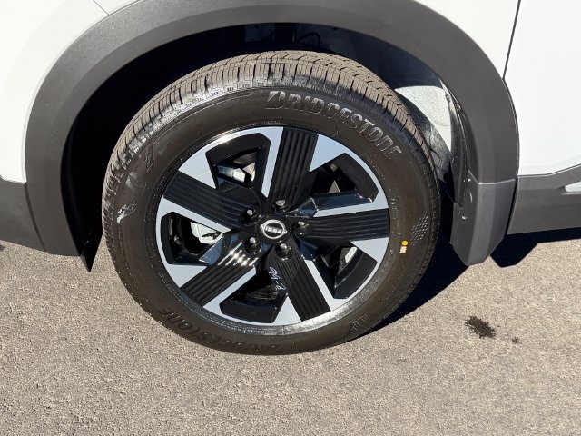 New 2026 Nissan Kicks SV AWD/4WD image 26