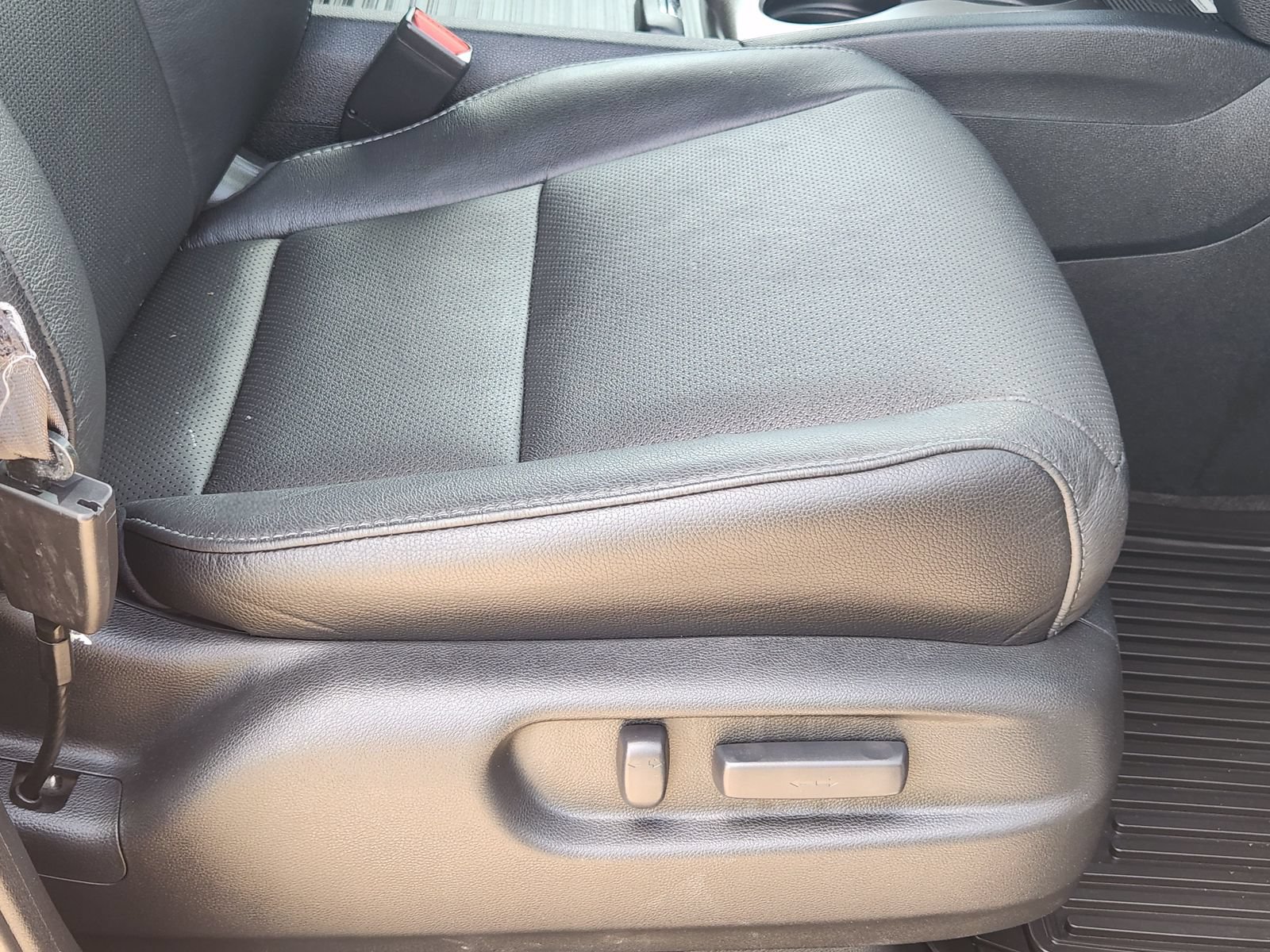Used 2023 Honda Passport EX-L image 28