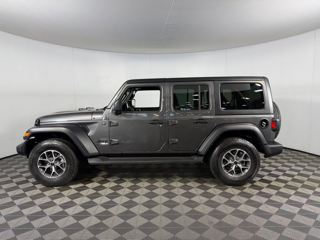 Used 2024 Jeep Wrangler Unlimited Sport AWD/4WD image 11