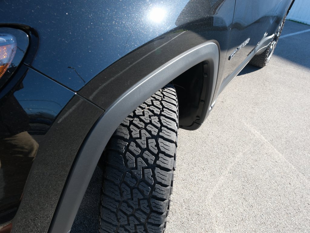 Used 2024 Jeep Compass Trailhawk image 14