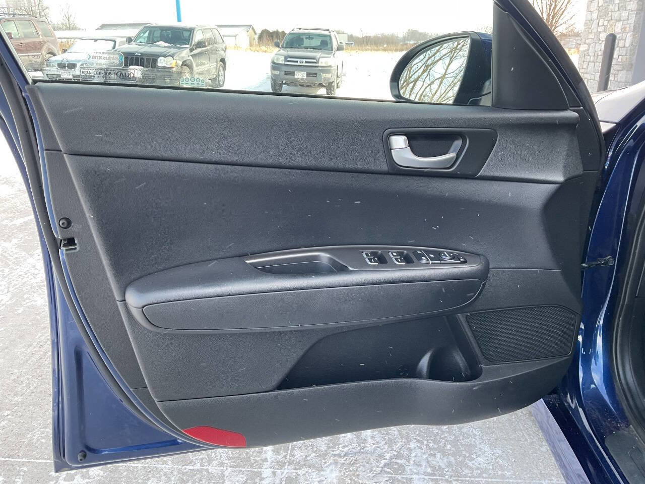 Used 2018 Kia Optima S image 27