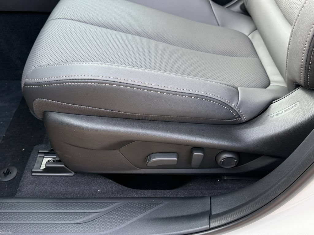 New 2026 Subaru Outback Limited AWD/4WD image 15