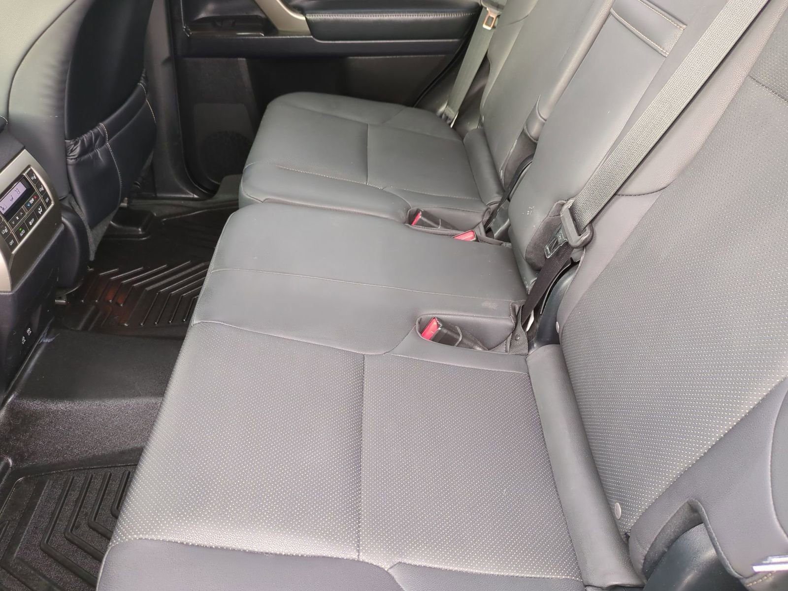 Used 2020 Lexus GX 460 Premium w/ Premium Package image 24