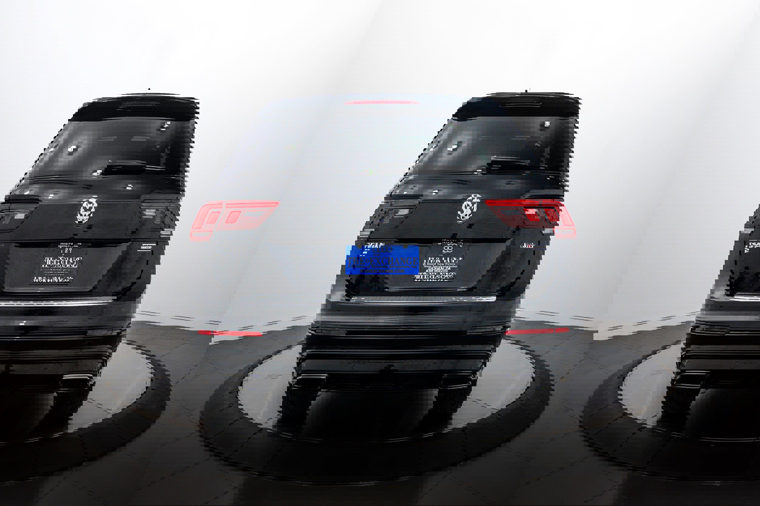 Used 2021 Volkswagen Tiguan SE R-Line image 22