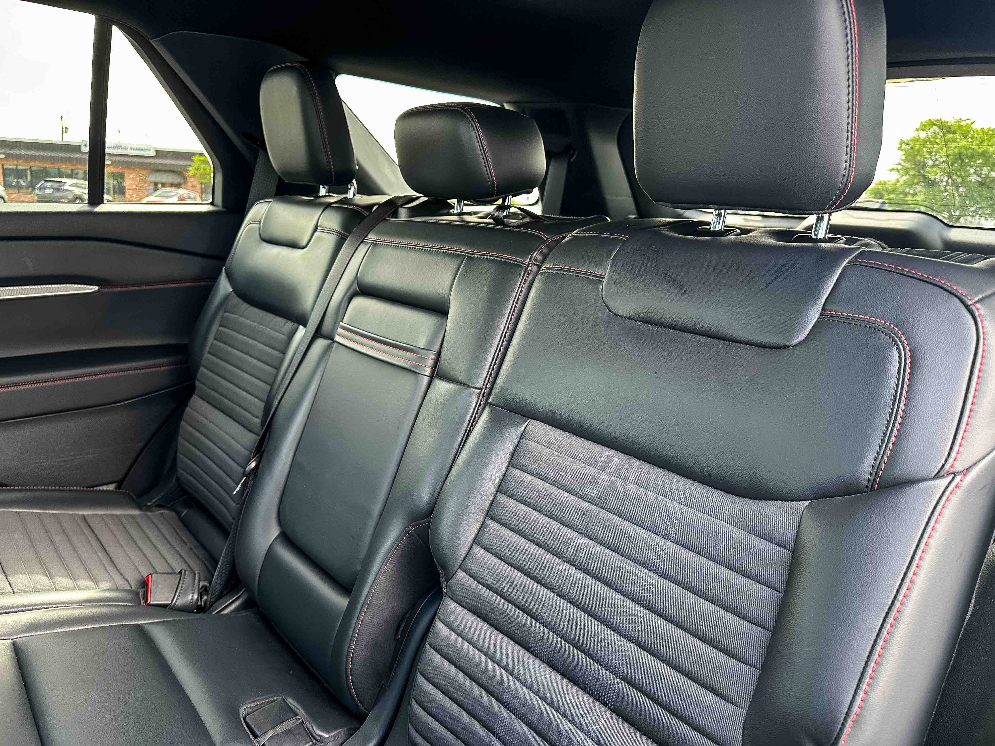 Used 2025 Ford Explorer ST-Line image 19