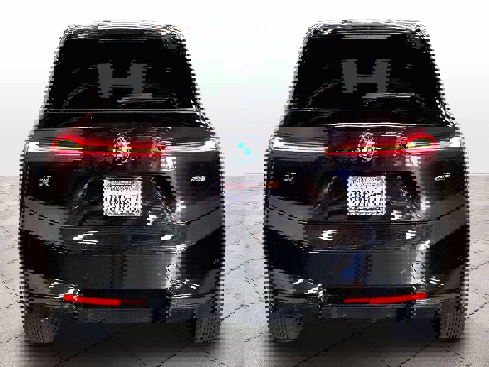 Certified 2022 BMW iX xDrive50 w/ Sport Package image 7