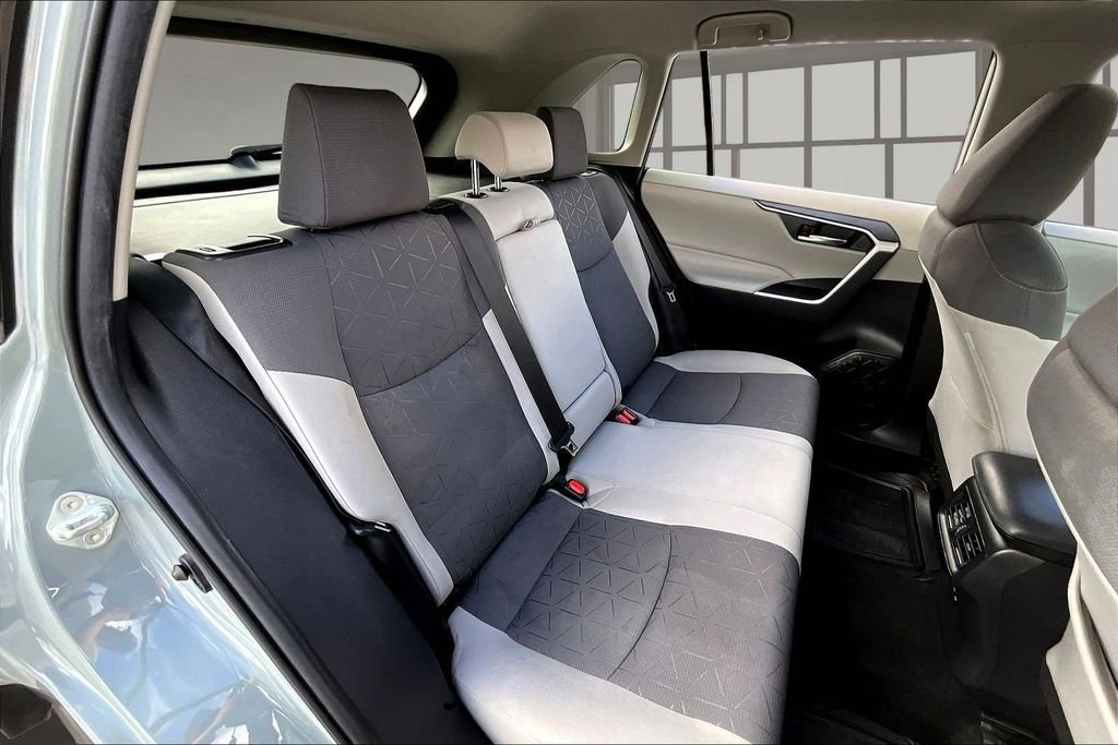 Used 2021 Toyota RAV4 XLE image 25
