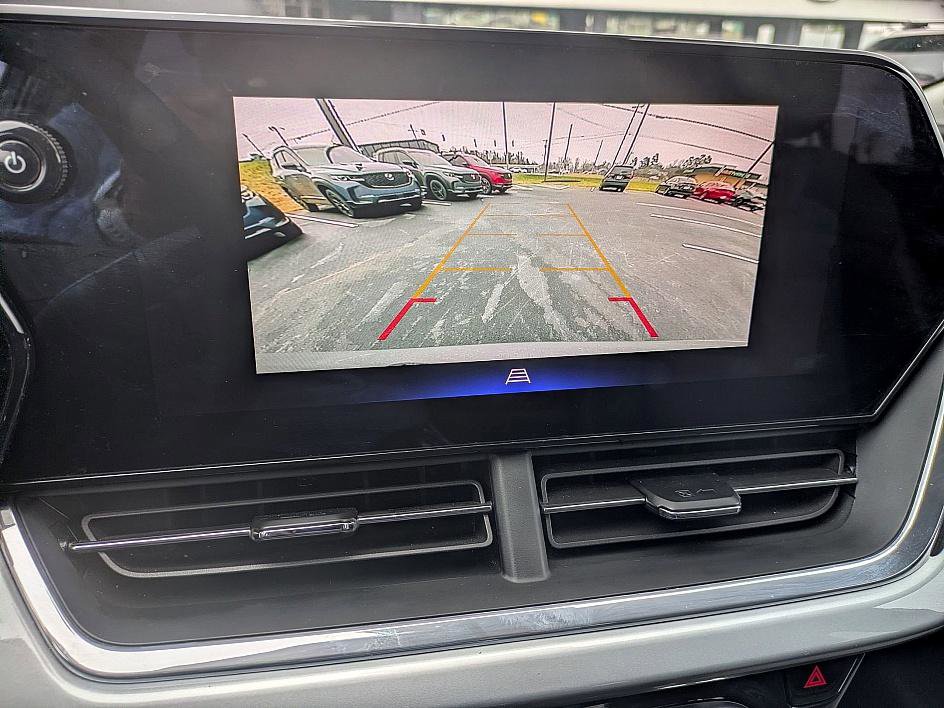 Used 2025 Chevrolet Trax LT image 23