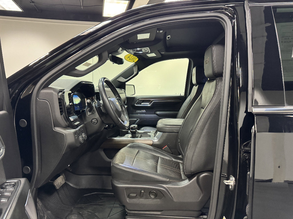 Used 2024 Chevrolet Silverado 1500 High Country w/ High Country Premium Package AWD/4WD image 22