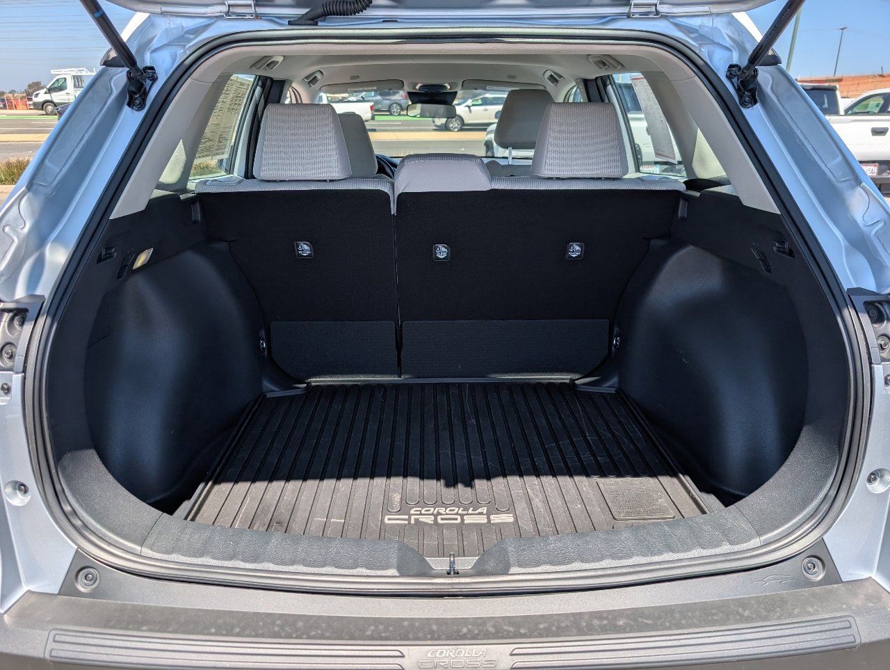 Used 2026 Toyota Corolla Cross L image 9