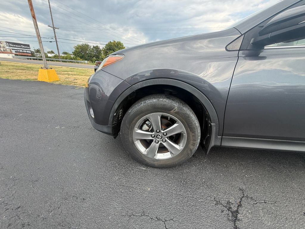Used 2015 Toyota RAV4 XLE AWD/4WD image 9