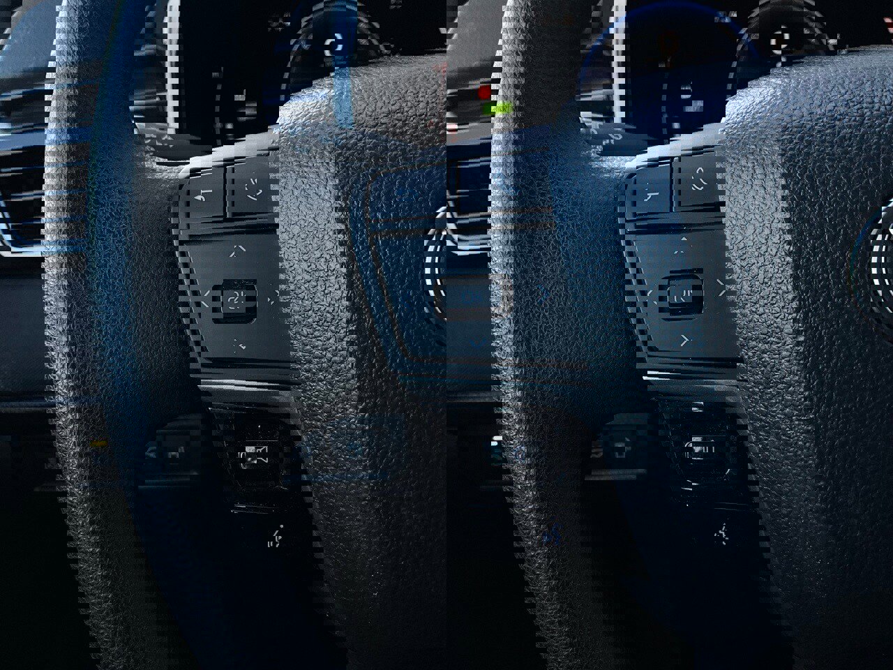 Used 2025 Toyota Camry LE image 32