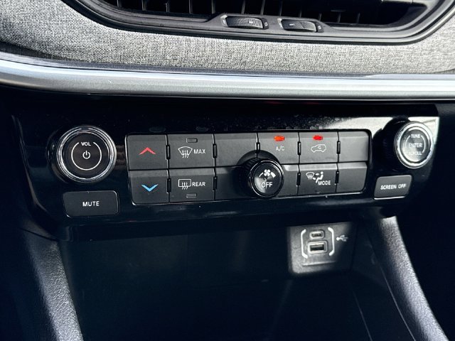 Used 2024 Jeep Compass Latitude AWD/4WD image 22