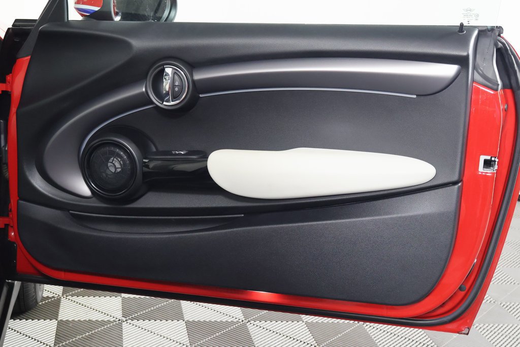 Used 2023 MINI Cooper 2-Door Hardtop FWD image 13