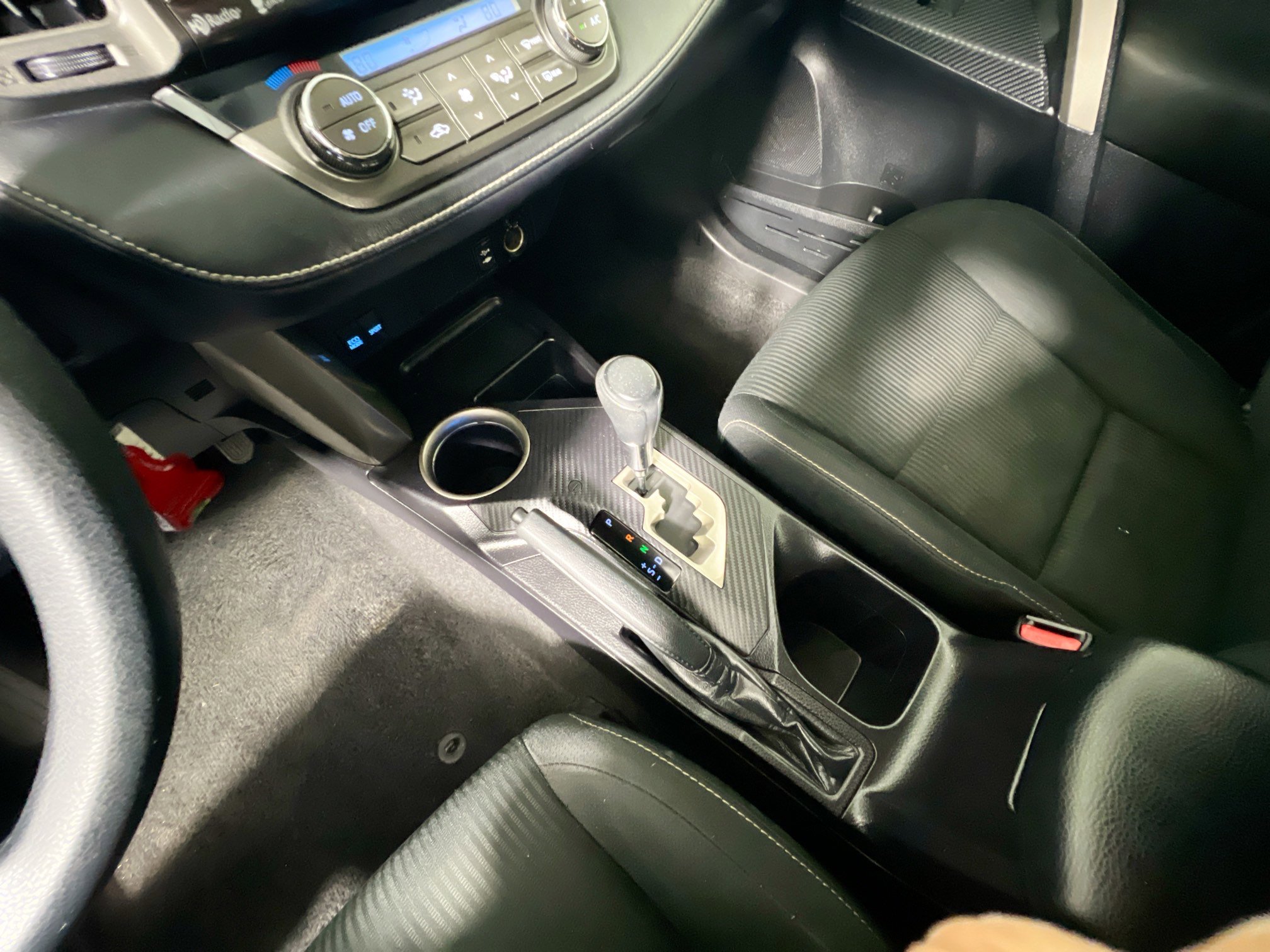 Used 2015 Toyota RAV4 XLE image 25