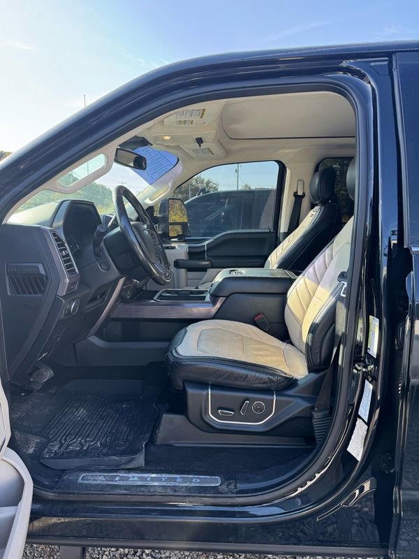 Used 2020 Ford F250 Limited image 3