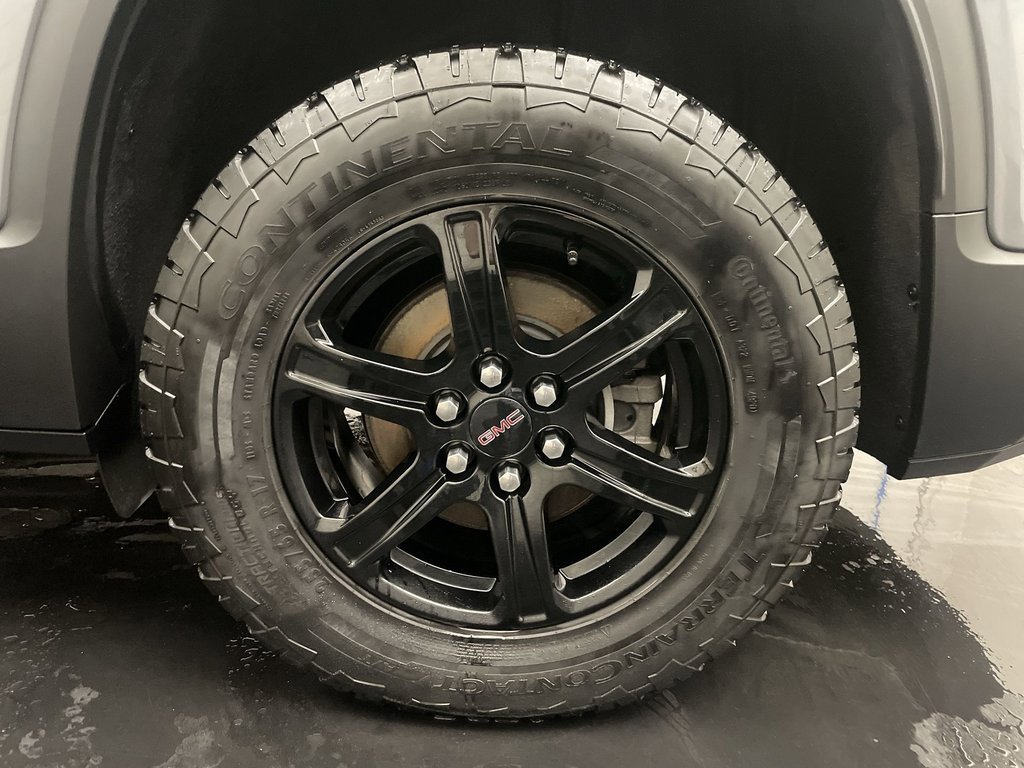 Used 2021 GMC Acadia AT4 w/ GMC Pro Grade Package image 28