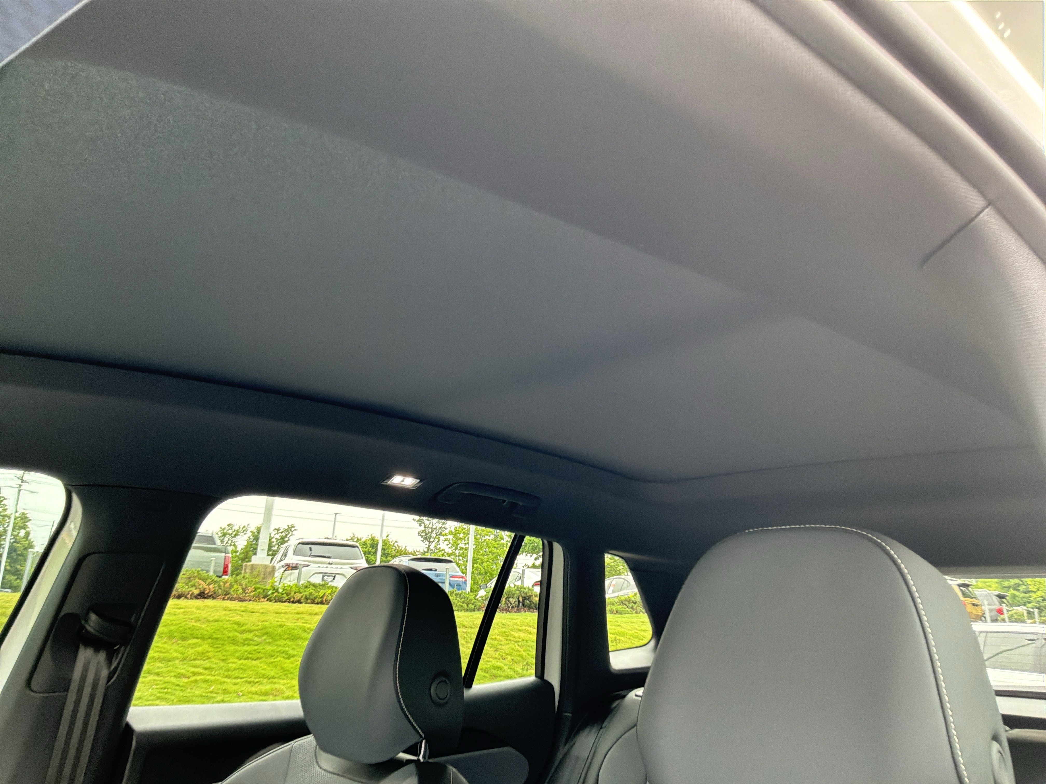 Used 2025 Volkswagen Tiguan SE R-Line AWD/4WD image 28