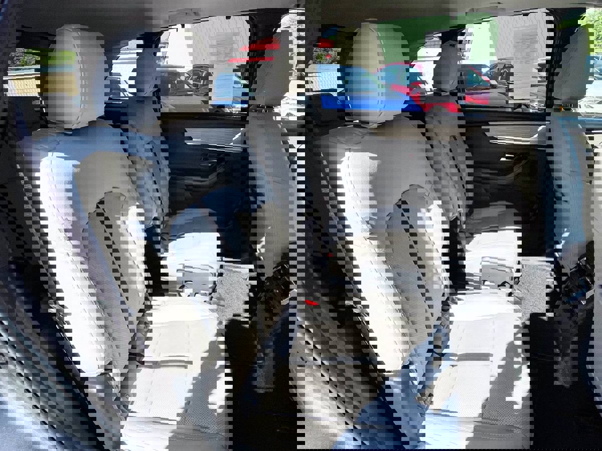 Used 2024 MAZDA CX-90 3.3 Turbo w/ Preferred Plus image 13