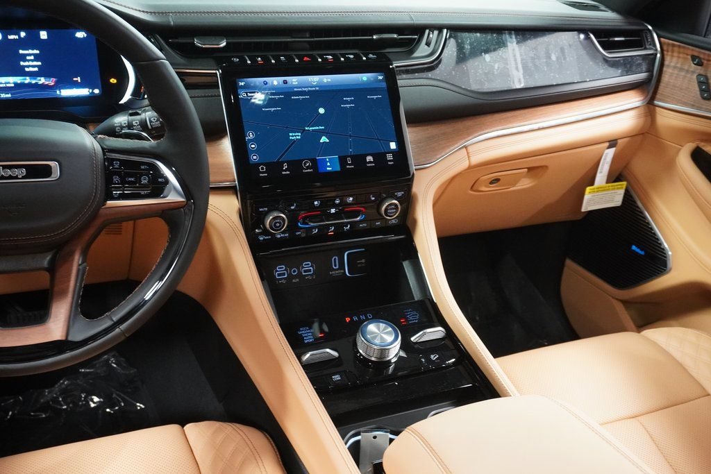 New 2023 Jeep Grand Cherokee Summit AWD/4WD image 19