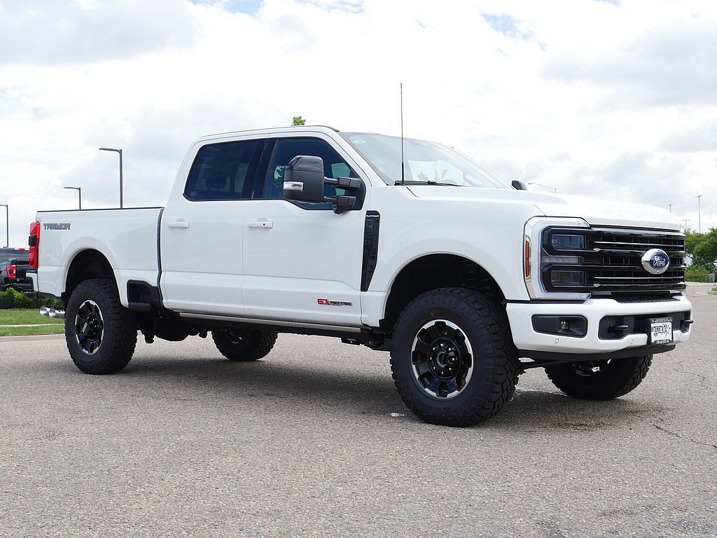 New 2026 Ford F350 Platinum w/ Tremor Off-Road Package AWD/4WD image 7