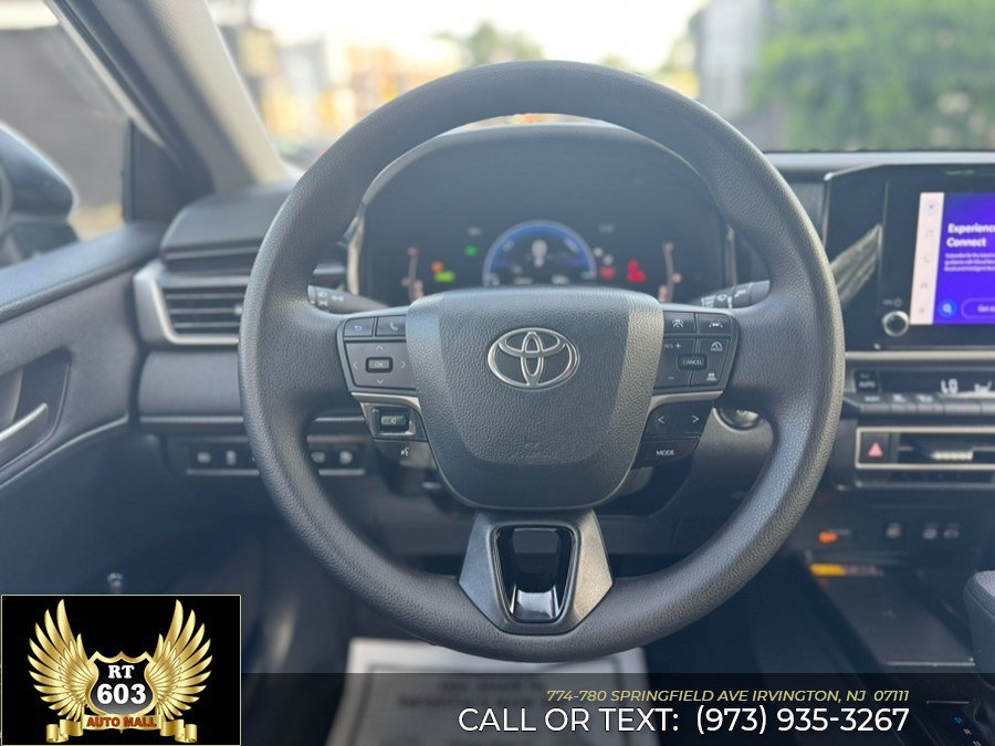 Used 2025 Toyota Camry LE FWD image 13