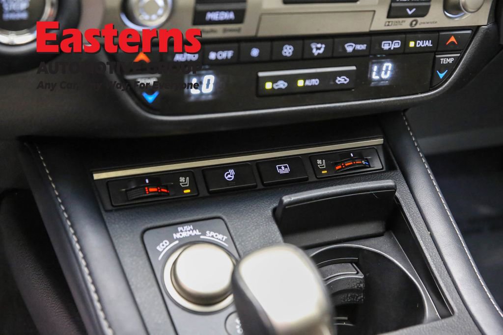 Used 2018 Lexus ES 350 350 w/ Luxury Package w/Wood Trim image 21