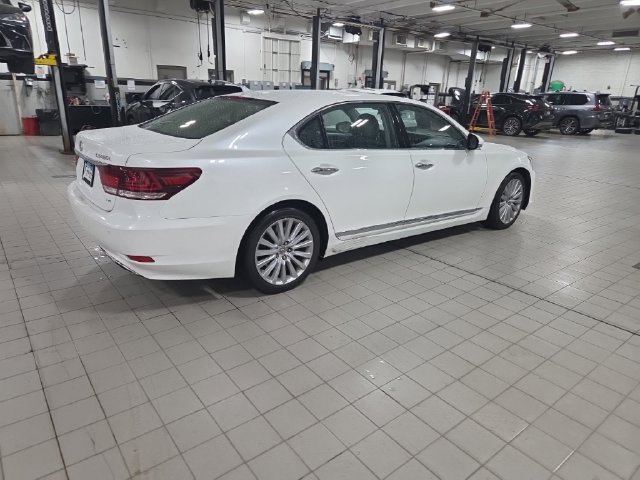 Used 2013 Lexus LS 460 L w/ Preferred Accessory Package AWD/4WD image 16
