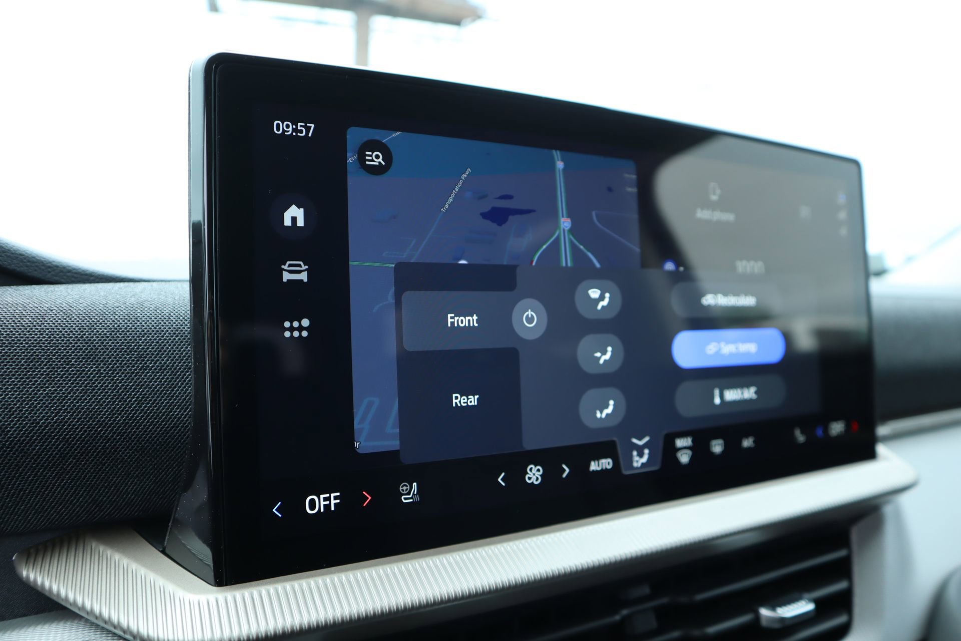 New 2026 Ford Explorer Active RWD image 7