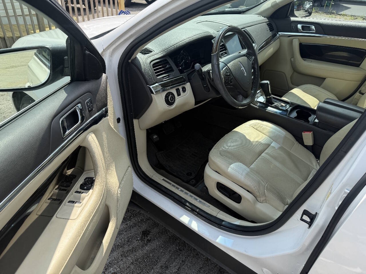 Used 2016 Lincoln MKS AWD w/ Equipment Group 101A image 24