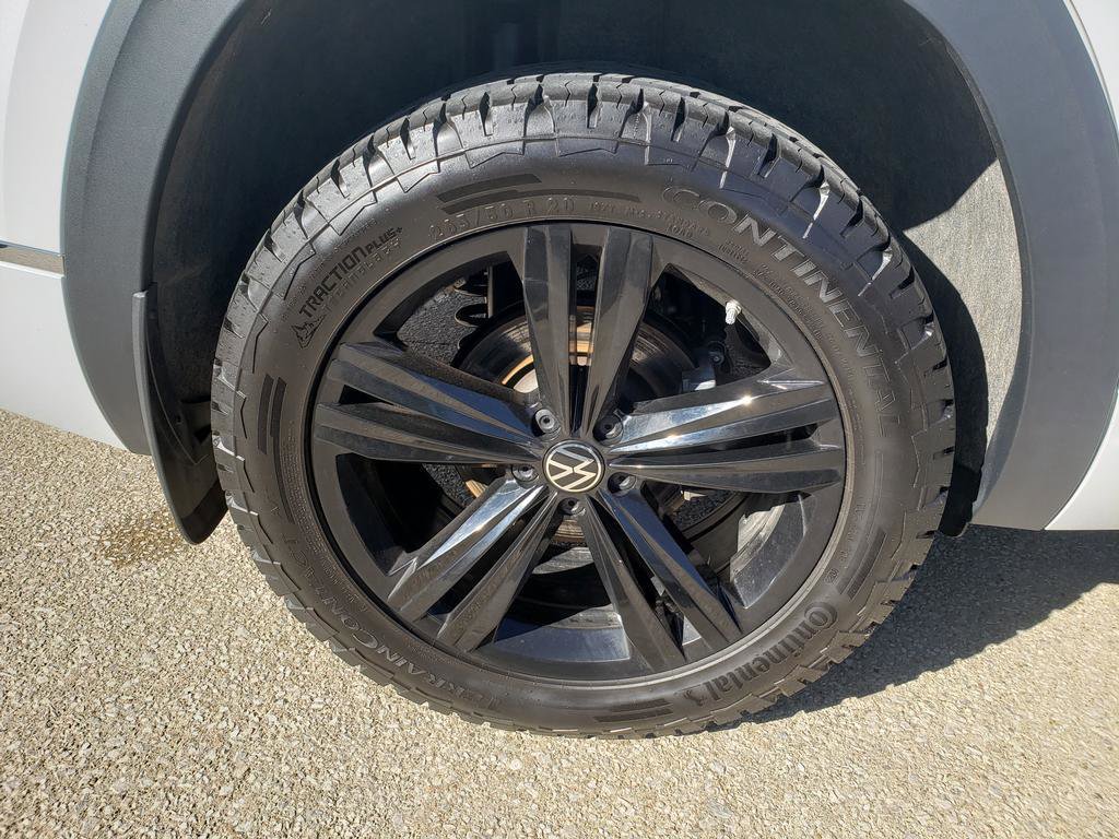 Used 2024 Volkswagen Atlas SEL Premium R-Line image 44