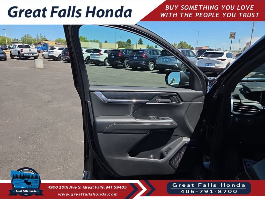 Used 2025 GMC Acadia Elevation w/ Elevation Premium Package AWD/4WD image 11