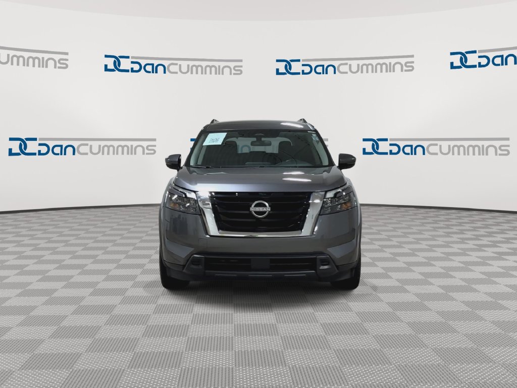 Used 2024 Nissan Pathfinder SV AWD/4WD image 4