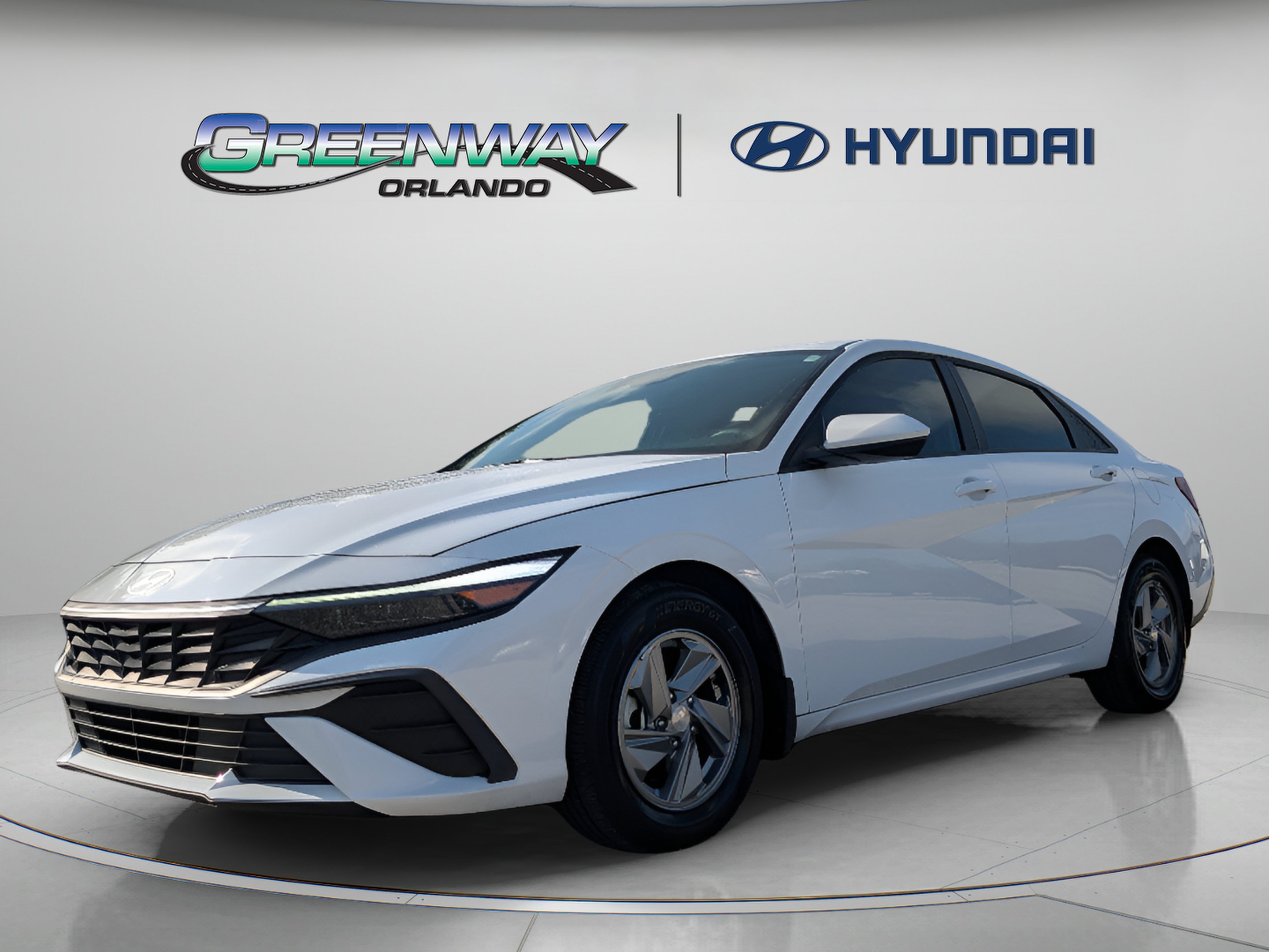 Used 2024 Hyundai Elantra SE FWD image 7
