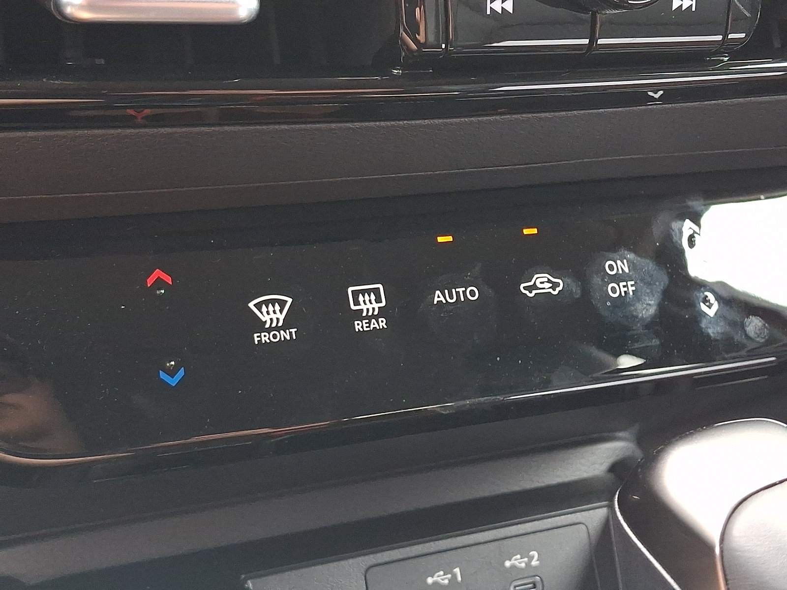 Used 2025 Nissan Kicks SR AWD/4WD image 15