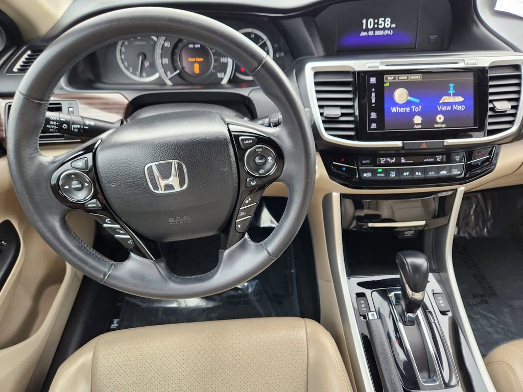 Used 2016 Honda Accord Touring image 2