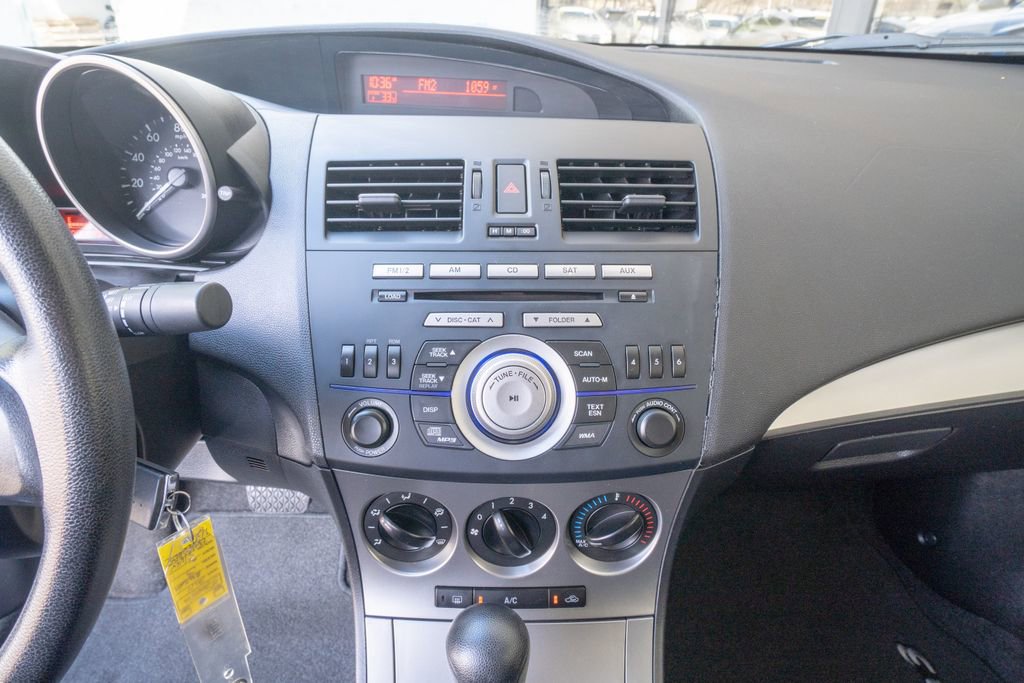 Used 2011 MAZDA MAZDA3 i Touring image 11