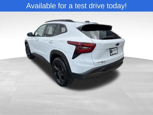 Used 2025 Chevrolet Trax ACTIV FWD image 3