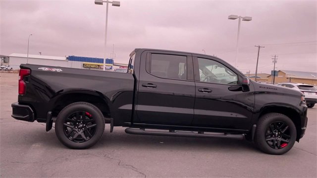 Used 2022 Chevrolet Silverado 1500 RST w/ Redline Edition image 2