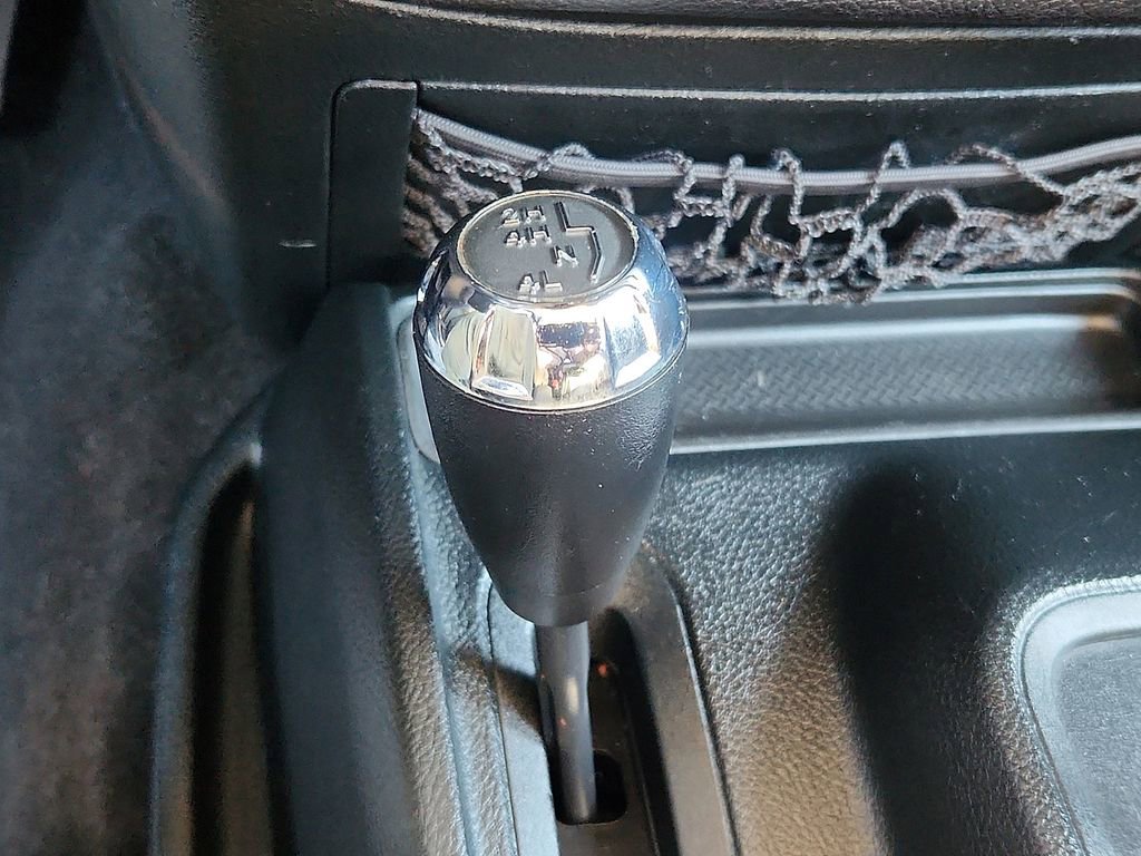 Used 2018 Jeep Wrangler Unlimited Sport w/ Connectivity Group image 13