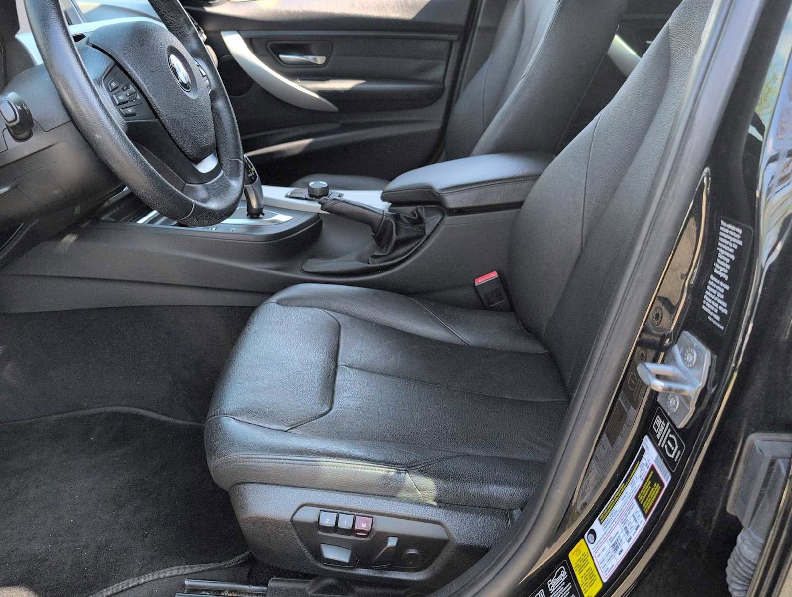 Used 2014 BMW 320i xDrive Sedan image 16