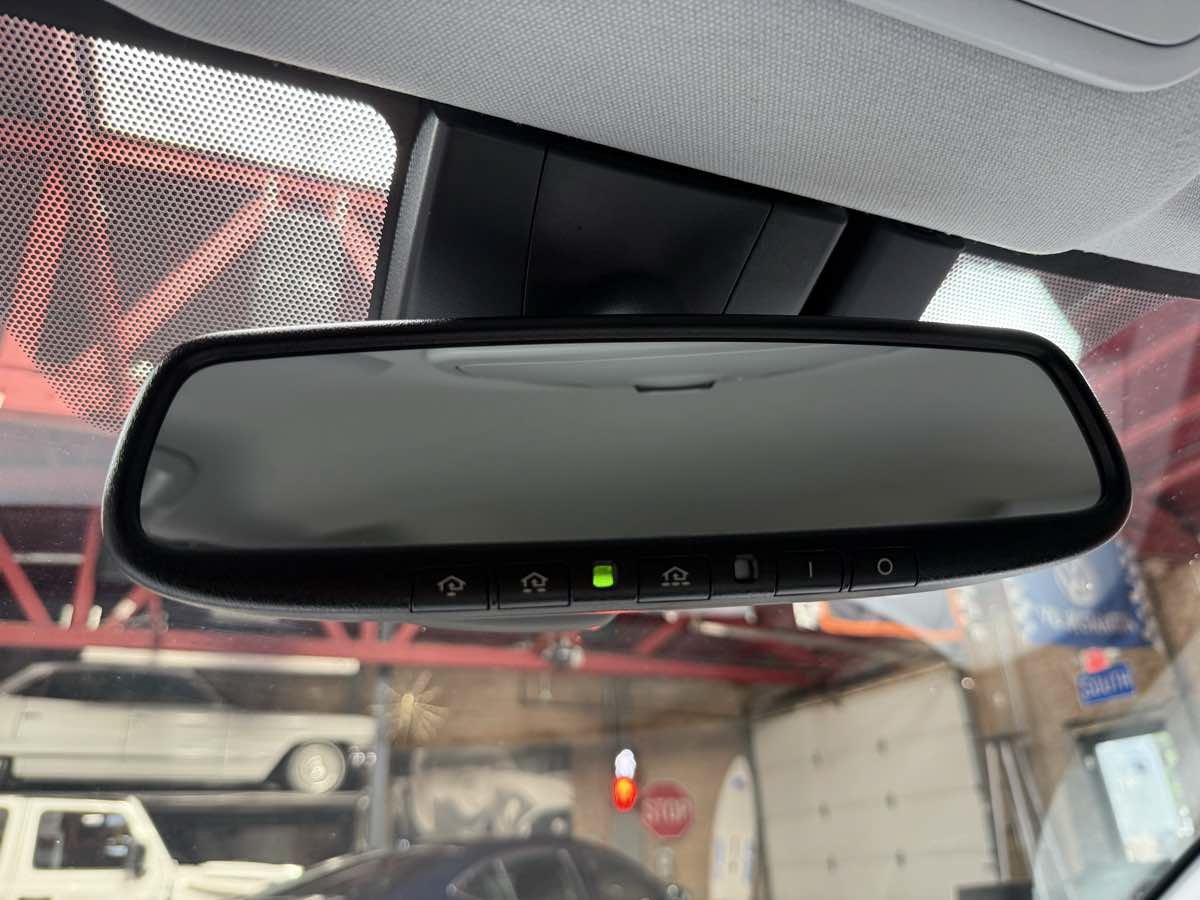 Used 2017 Toyota Prius Four Touring w/ Premium Convenience Package FWD image 23