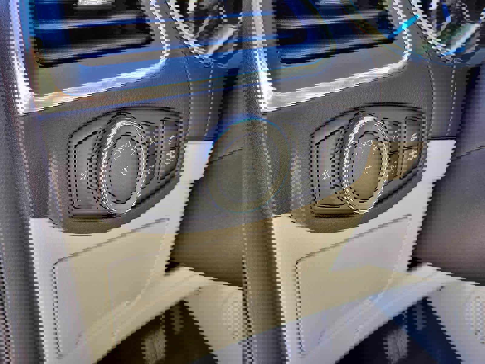 Used 2021 Ford Edge Titanium image 17